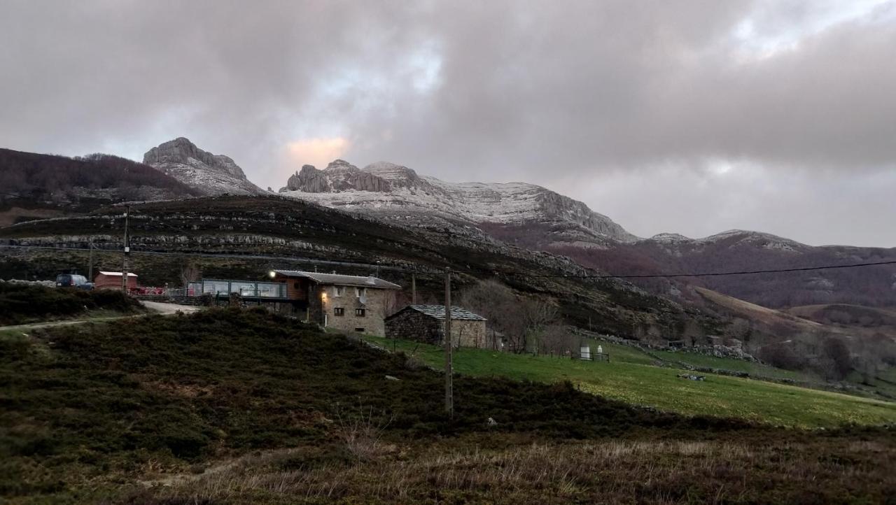 Espinosa de los Monteros Refugio Castro Valneraホステル エクステリア 写真